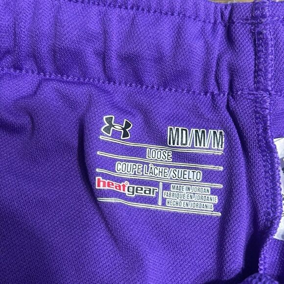 Under Armour loose fit shorts size medium - Picture 4 of 6